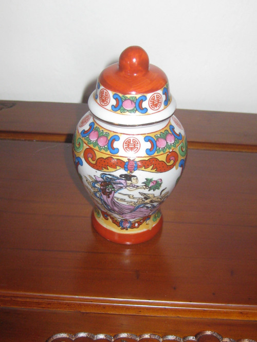 Porcelánová dózička Orient — foto 1