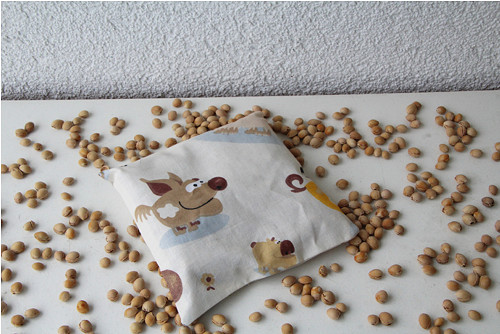 Nahřívací polštářek s třešňovými peckami