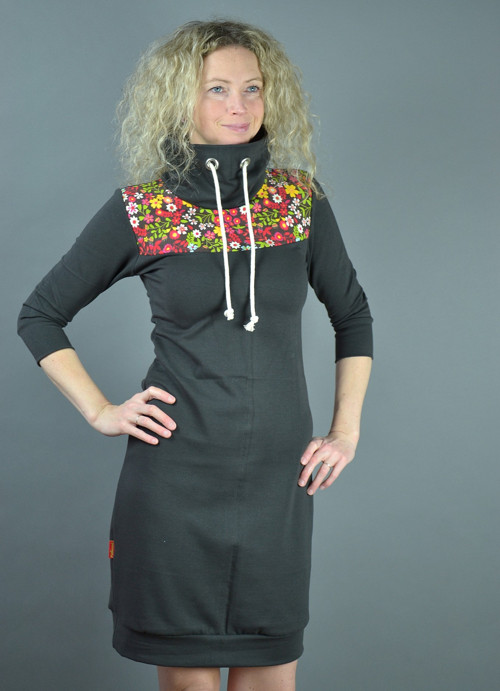 Hnědé šaty — foto 1
