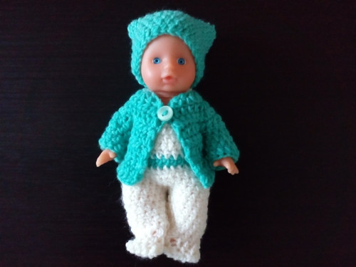 Háčkovaný komplet na panenku 17 cm — foto 1