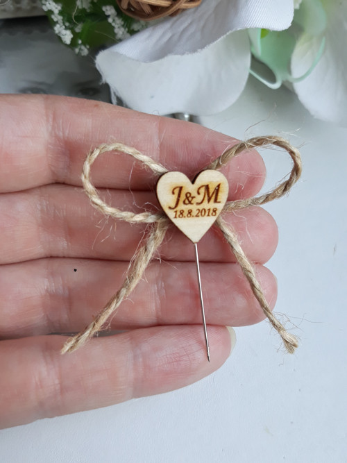 Jutový vývazek s monogramy