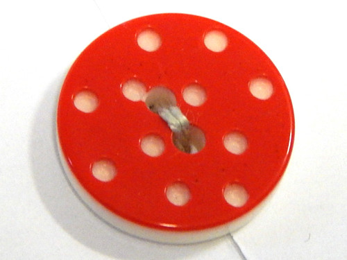 Knoflík, plast, 15,25 mm, puntíky, červená