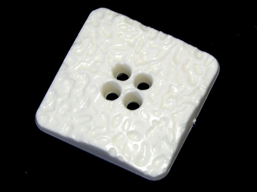 Knoflík, plast, čtverec, krémová bílá, 38x38 mm