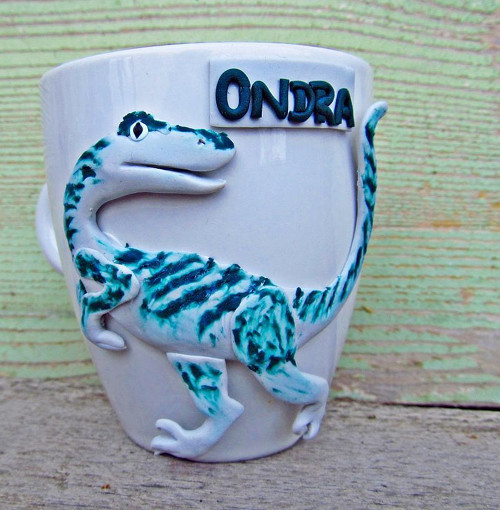 Hrníček s realistickým DINOSAUREM — foto 1