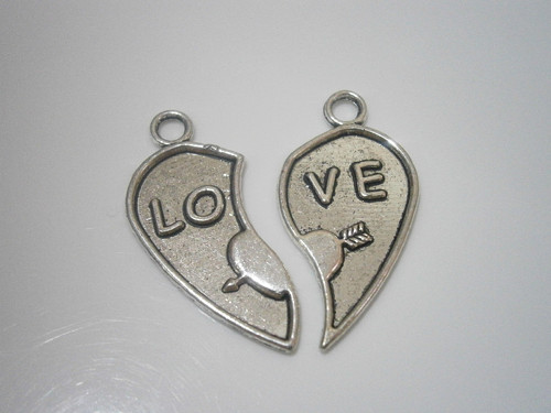Kovové přívěsky - "Love" (2ks) — foto 1