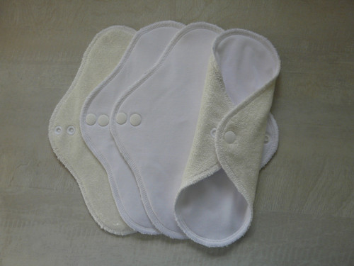 Intimní vložka - 22 cm - Bílá — foto 1