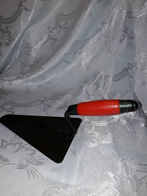Zednická lžíce...