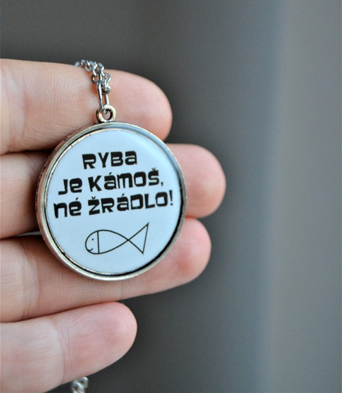 Náhrdelník Ryba je kámoš!