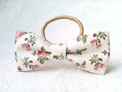 Romantic vintage hair bow