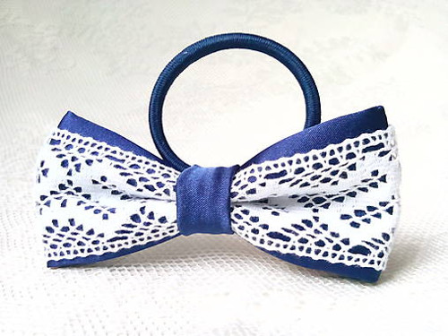 Folklore hair bow (royal blue/white)