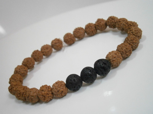 Náramek - "Rudraksha/Láva" - pánský — foto 1