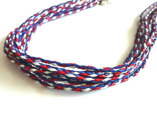 Náhrdelník zapletený národní barvy, imitace kůže