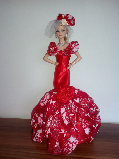 Výprodej - Červené šaty pro Barbie — foto 1