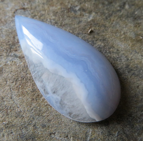 Modrý chalcedon Namibie, kabošon č. B1 — foto 1