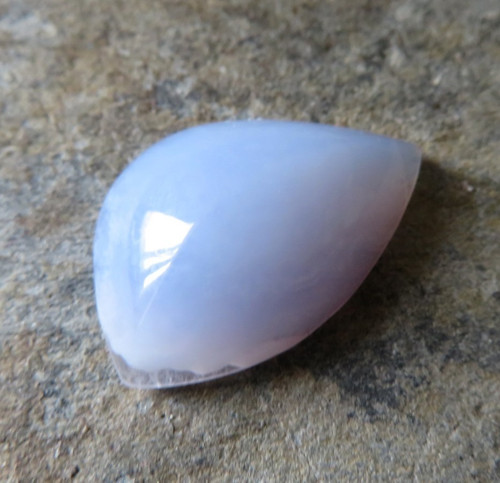 Modrý chalcedon Namibie, kabošon č. B6 — foto 1