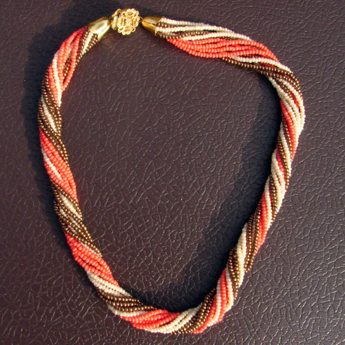 Tisíc tváří ženy - náhrdelník