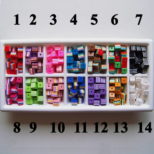 Kostky pruhované /plast/8x8mm/ domodra č.4/ 8ks