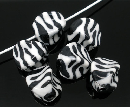 Akrylové korálky twist/ zebra/ bílá/ 15x15mm/ 50ks