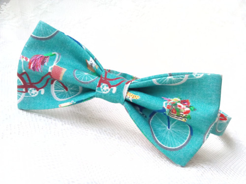 Cool retro bicycles bow tie