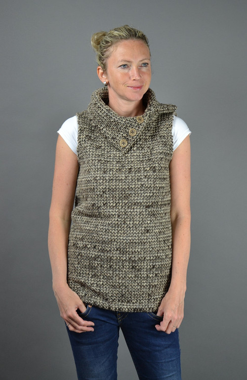 Vesta s knoflíkama — foto 1