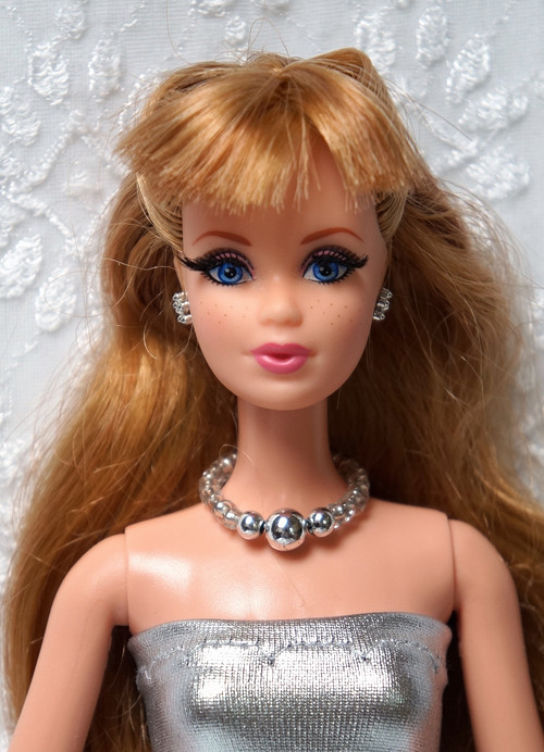 Stříbrný šperk pro Barbie — foto 1