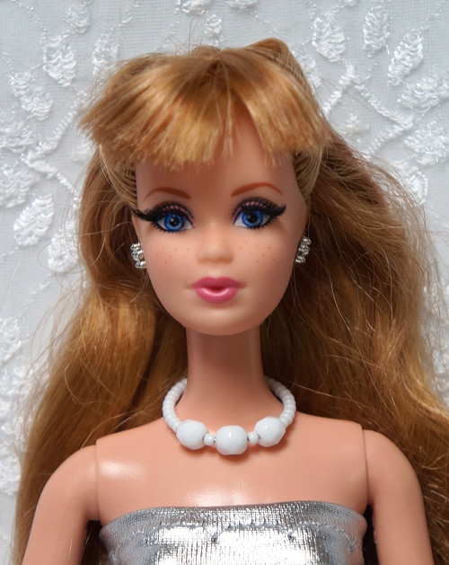 Bílý šperk pro Barbie — foto 1