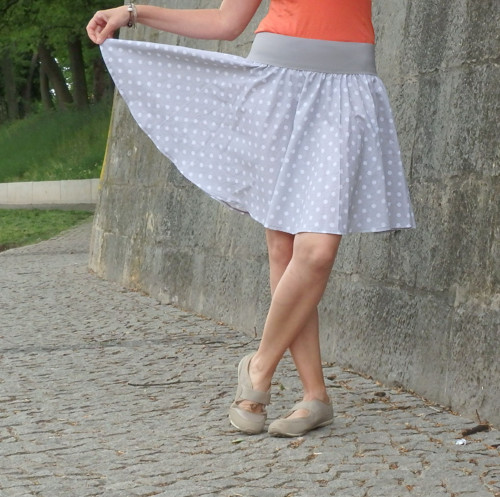 Opravdická kolová, šedé puntíky — foto 1