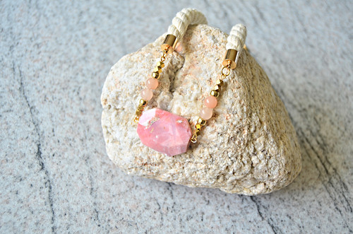 Náhrdelník GOLD BEADS PINK OPAL — foto 1