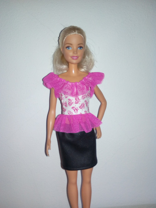Tričko a sukně pro Barbie — foto 1