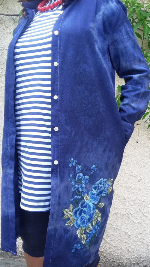 Batikovaný kaftan s květy — foto 1