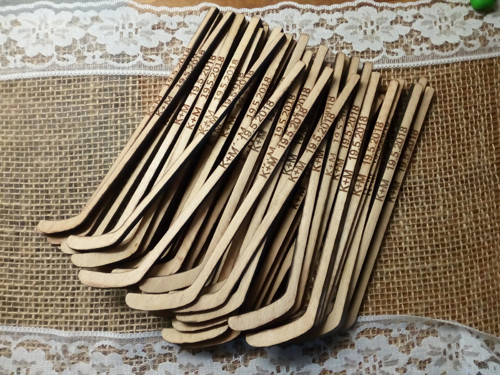 Svatební jmenovka hokejka 15 cm