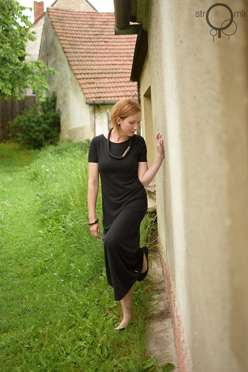 Šedočerné MAXI šaty, vel. S — foto 1
