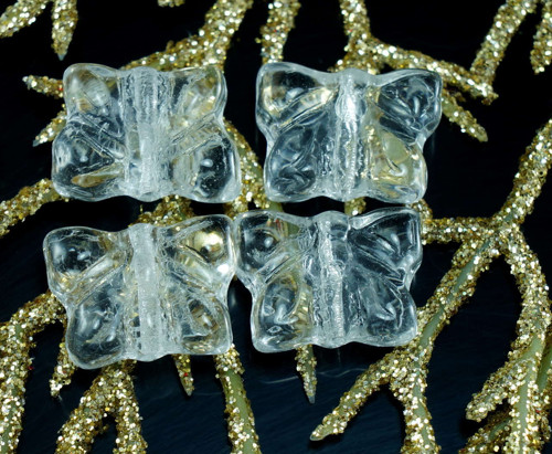 Korálky z českého skla ve tvaru motýlů,
