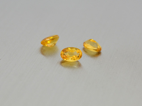CITRÍN přírodní 4x6 mm ovál