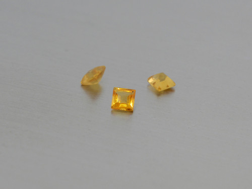 CITRÍN přírodní 3mm čtverec