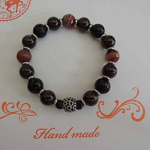...sebevědomý... Onyx, sardonyx a granát — foto 1