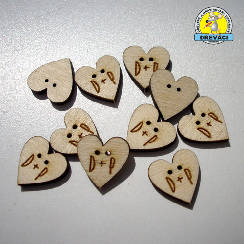 Gravírovaný knoflík srdíčko 1,5 cm na přání.....