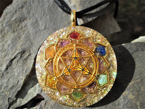 Org. šperk ,, Sri Yantra v čakrách " — foto 1