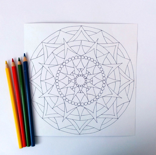 Mandala k vybarvení střední 4 — foto 1