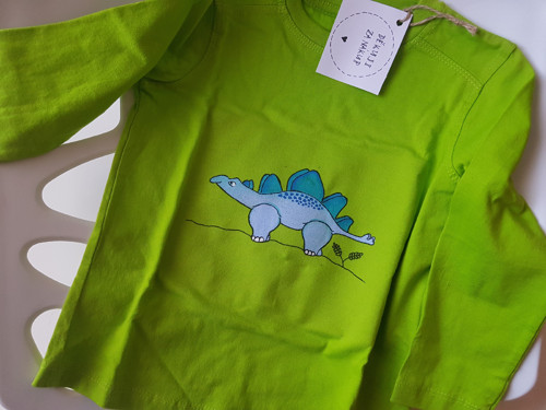 Piskaci tričko v.98 stegosaurus — foto 1