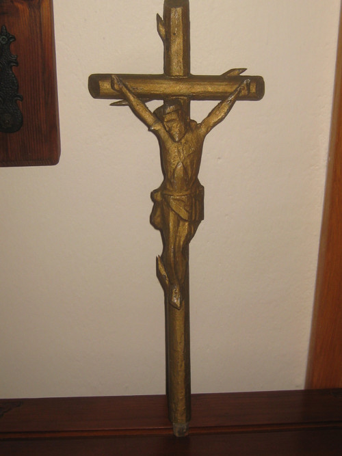 Starý dřevěný kříž - krucifix — foto 1