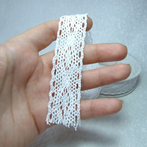 Krajka bílá, š. 2,5 cm, 1 m — foto 1