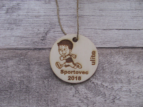 Vyřezávaná medaile 5 cm "Sportovec roku"