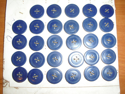 29x starožitné KNOFLÍKY, temně modré — foto 1