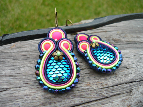 Soutache náušnice Magic Peacock Tears — foto 1