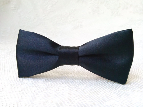 Black hair clip