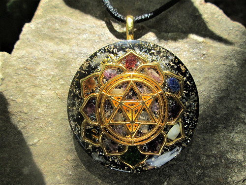 Org. šperk ,, Sri Yantra v čakrách " — foto 1