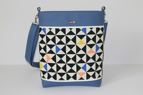 Cube messenger