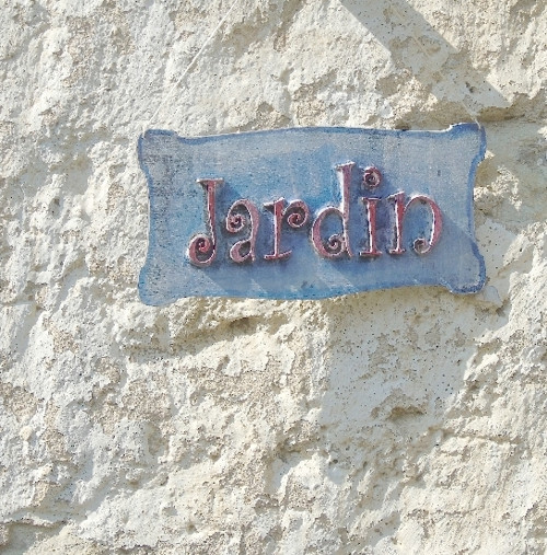 Jardin - zahrada v červenomodré