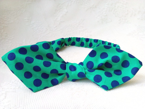 Pin Up headband on elastic (green/dark blue dots)
